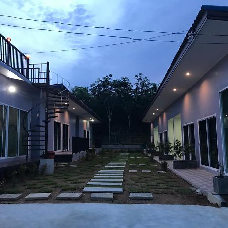 Tubtimtong Boutique 호텔 Nai Yang Beach 외부 사진